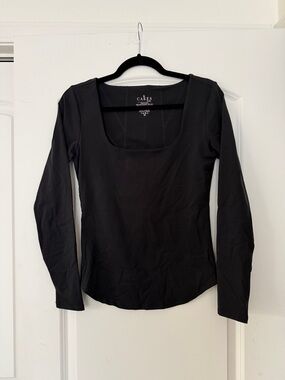 Cakes Body Black Long-Sleeve Scoop Neck Top — Classic Fit